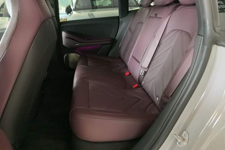 Used Nio ET5T 2025 75 kWh Touring Left Rear Seat