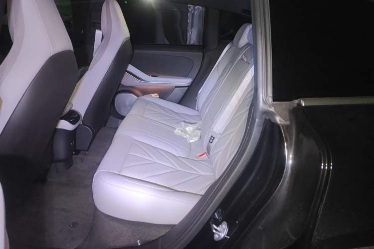 Used Nio ET5T 2025 75 kWh Touring Left Rear Seat