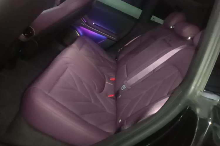 Used Nio ET5T 2025 75 kWh Touring Left Rear Seat