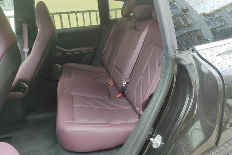 Used Nio ET5T 2025 75 kWh Touring Left Rear Seat