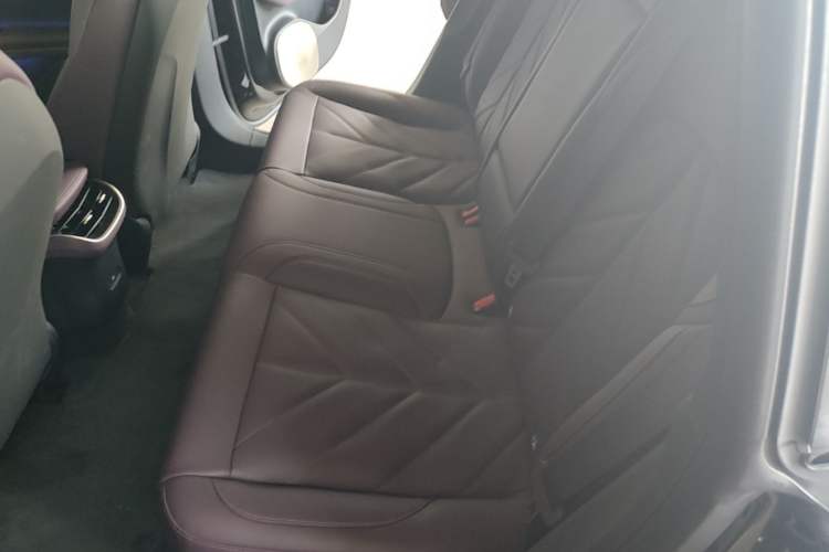 Used Nio ET5T 2025 75 kWh Touring Left Rear Seat