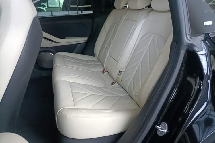 Used Nio ET5T 2025 75 kWh Touring Left Rear Seat