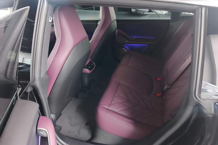 Used Nio ET5T 2025 75 kWh Touring Left Rear Seat