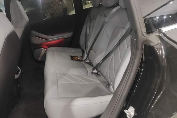 Used Nio ET5T 2025 75 kWh Touring Left Rear Seat