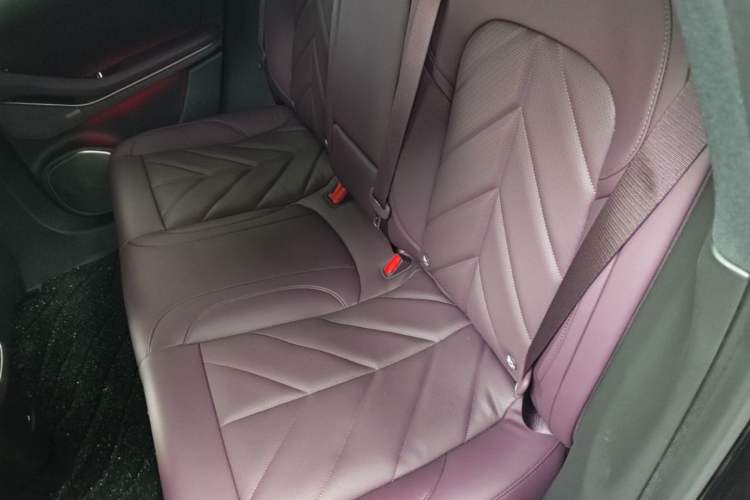 Used Nio ET5T 2025 75 kWh Touring Left Rear Seat