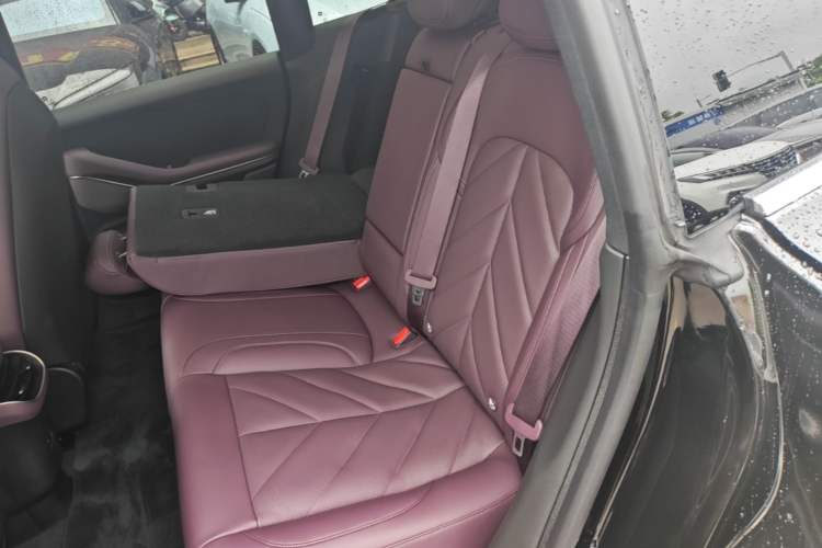 Used Nio ET5T 2025 75 kWh Touring Left Rear Seat