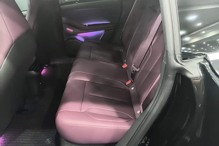 Used Nio ET5T 2025 75 kWh Touring Left Rear Seat