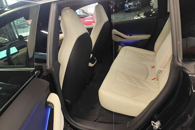 Used Nio ET5T 2025 75 kWh Touring Left Rear Seat