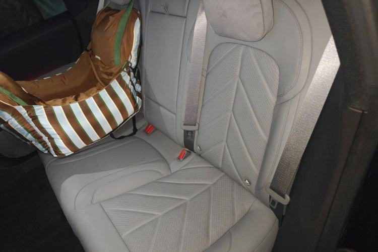 Used Nio ET5T 2025 75 kWh Touring Left Rear Seat