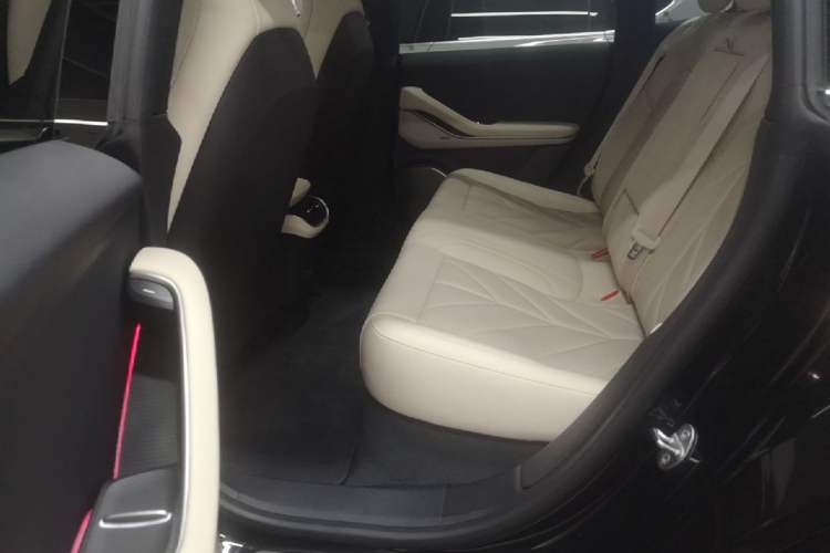 Used Nio ET5T 2025 75 kWh Touring Left Rear Seat