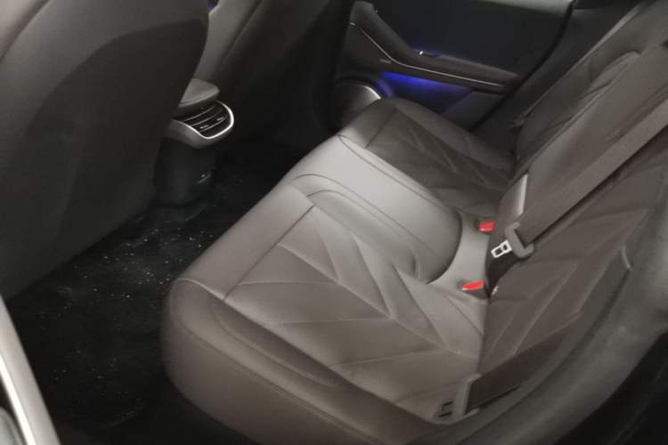 Used Nio ET5T 2025 75 kWh Touring Left Rear Seat