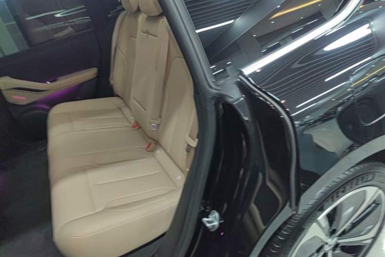 Used Nio ET5T 2025 75 kWh Touring Left Rear Seat