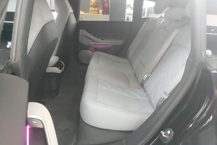 Used Nio ET5T 2025 75 kWh Touring Left Rear Seat
