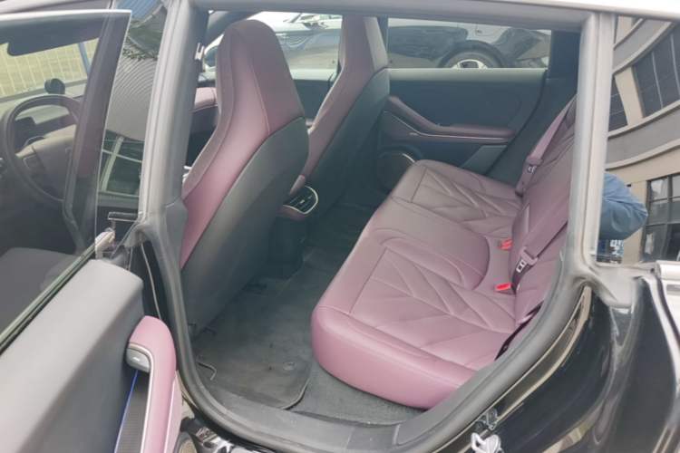 Used Nio ET5T 2025 75 kWh Touring Left Rear Seat