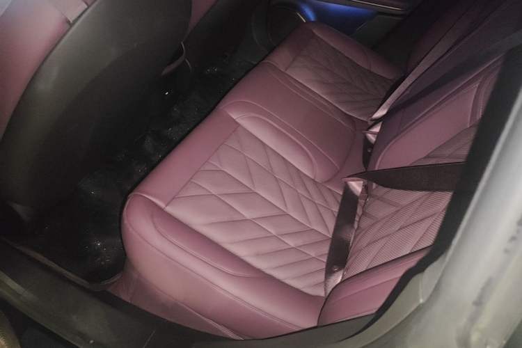 Used Nio ET5T 2025 Model Shadow Package Limited Edition, 75kWh Touring Left Rear Seat