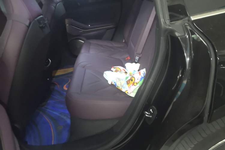 Used Nio ET5T 2025 75 kWh Touring Left Rear Seat