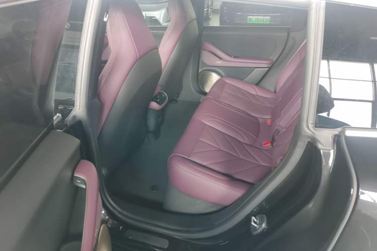 Used Nio ET5T 2025 75 kWh Touring Left Rear Seat