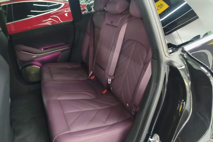 Used Nio ET5T 2025 75 kWh Touring Left Rear Seat