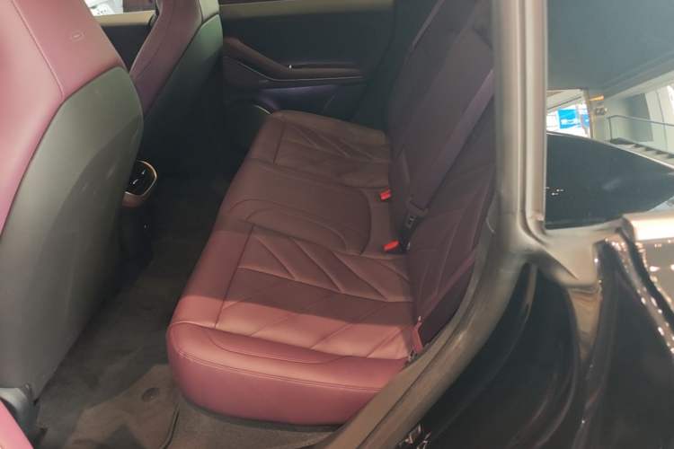 Used Nio ET5T 2025 75 kWh Touring Left Rear Seat