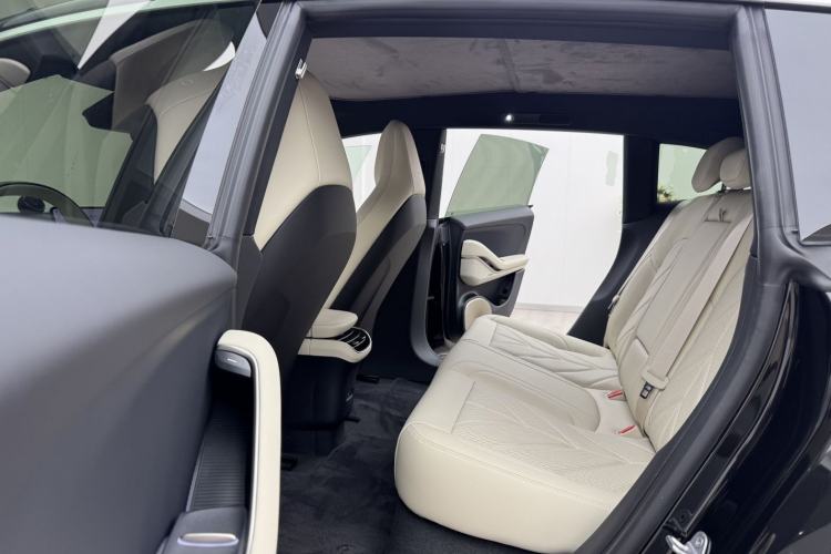 Used Nio ET5T 2025 75 kWh Touring Left Rear Seat