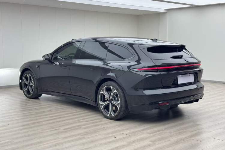 Used Nio ET5T 2025 75 kWh Touring Left Side