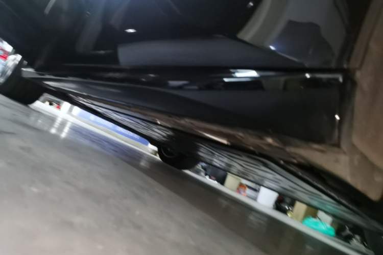 Used Nio ET5T 2025 75 kWh Touring Left Side Sill