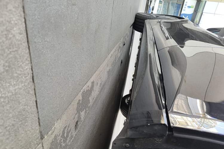 Used Nio ET5T 2025 100kWh Touring Left Side Sill