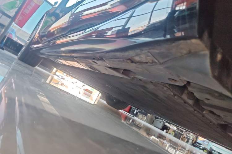 Used Nio ET5T 2025 75 kWh Touring Left Side Sill