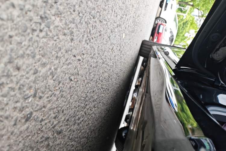 Used Nio ET5T 2025 75 kWh Touring Left Side Sill