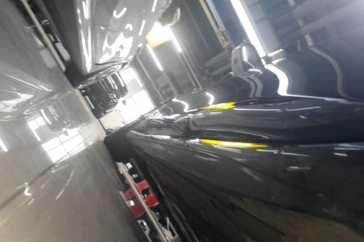 Used Nio ET5T 2025 75 kWh Touring Left Side Sill