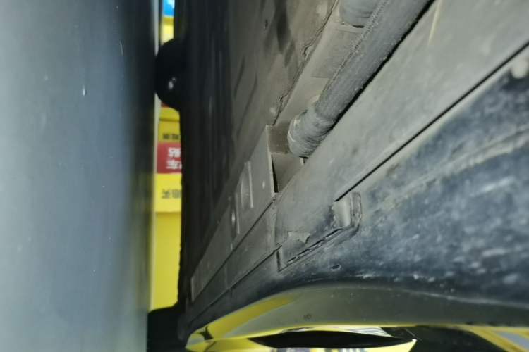 Used Nio ET5T 2025 75 kWh Touring Left Side Sill