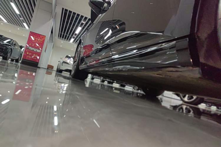 Used Nio ET5T 2025 75 kWh Touring Left Side Sill