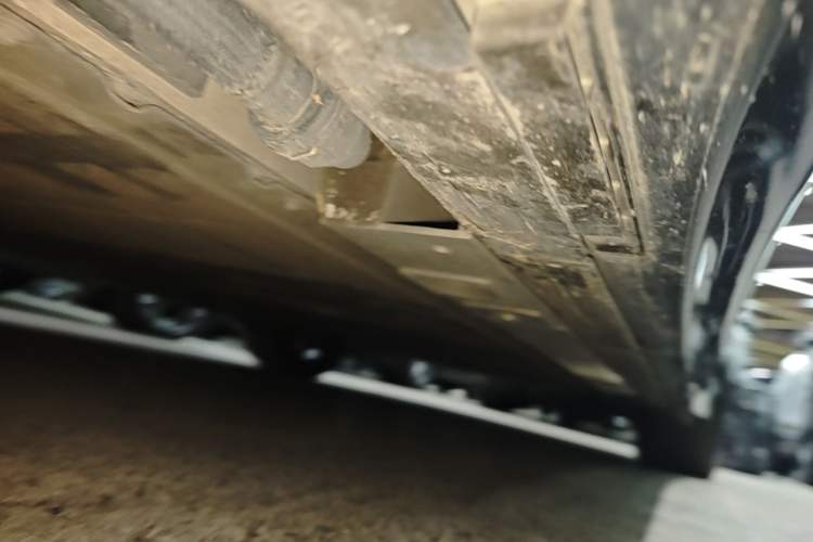 Used Nio ET5T 2025 75 kWh Touring Left Side Sill