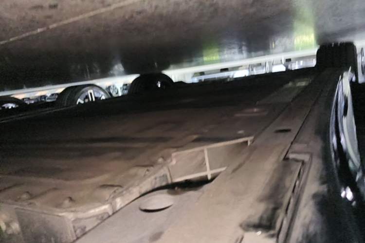 Used Nio ET5T 2025 75 kWh Touring Left Side Sill