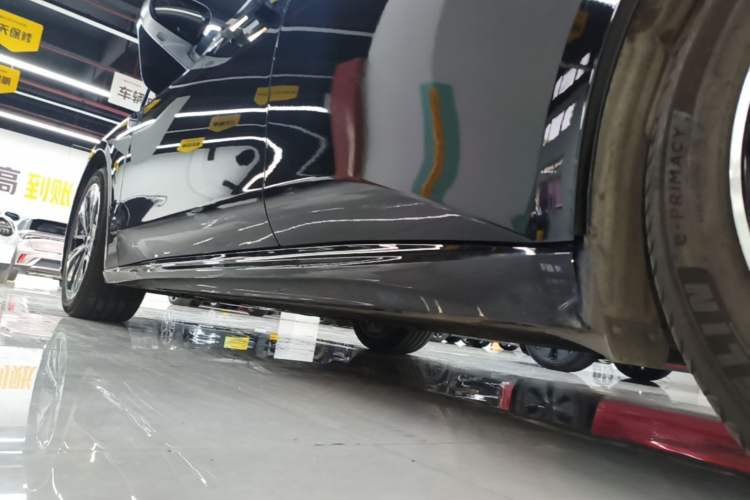Used Nio ET5T 2025 75 kWh Touring Left Side Sill