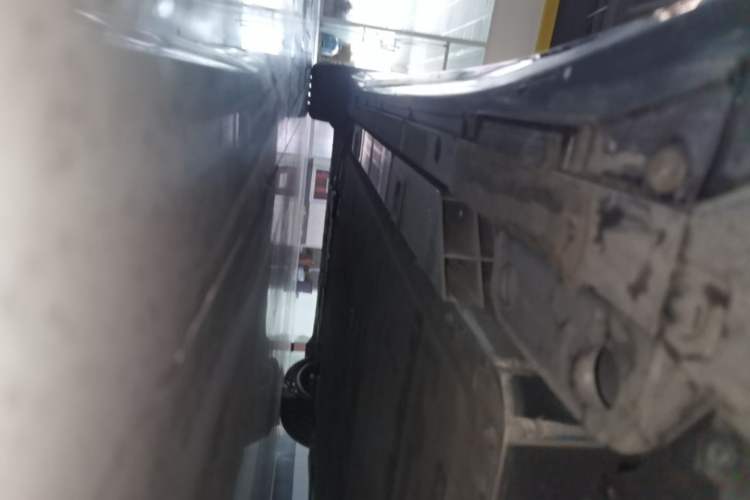 Used Nio ET5T 2025 75 kWh Touring Left Side Sill