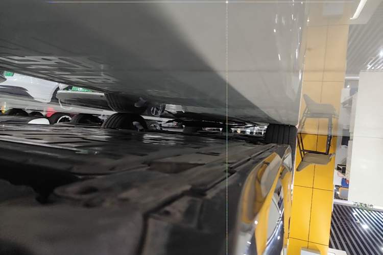 Used Nio ET5T 2025 75 kWh Touring Left Side Sill