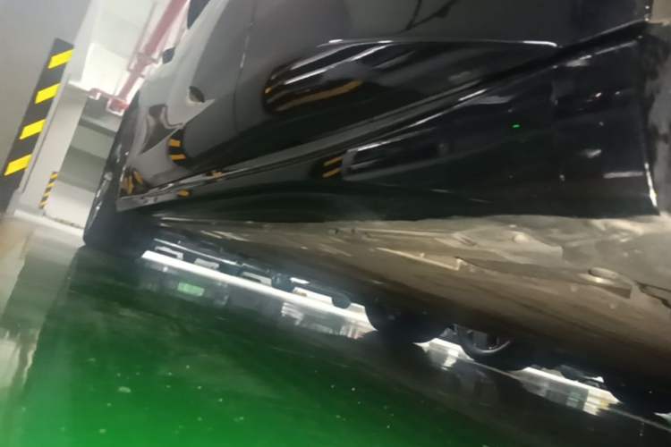 Used Nio ET5T 2025 75 kWh Touring Left Side Sill