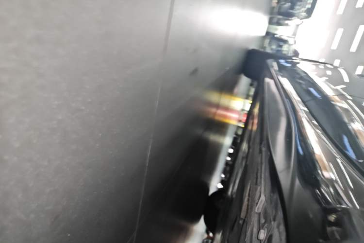Used Nio ET5T 2025 75 kWh Touring Left Side Sill
