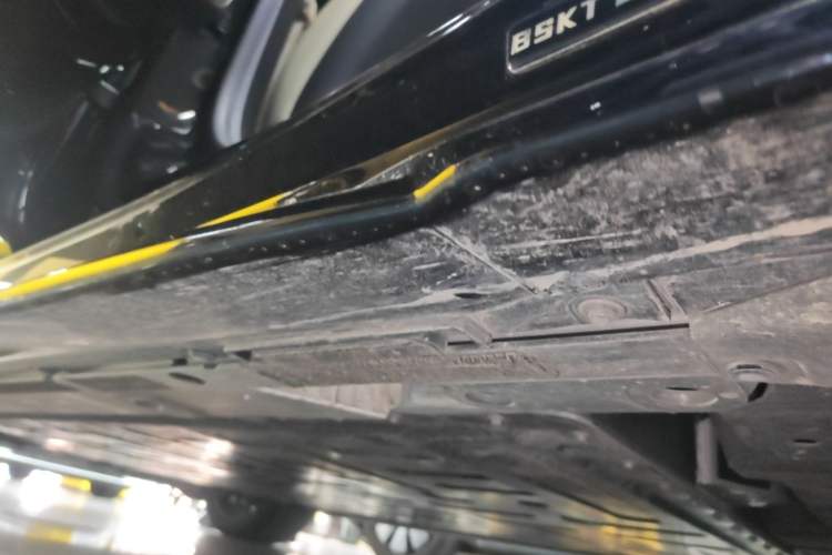 Used Nio ET5T 2025 75 kWh Touring Left Side Sill