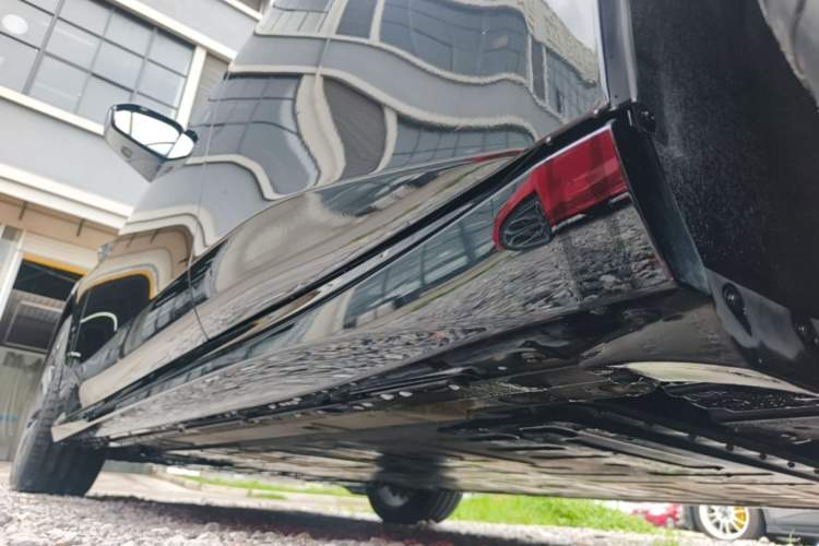 Used Nio ET5T 2025 75 kWh Touring Left Side Sill