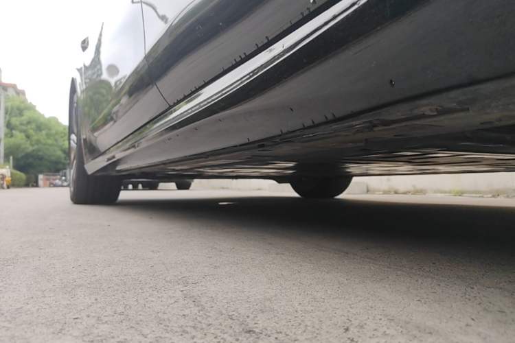 Used Nio ET5T 2025 75 kWh Touring Left Side Sill