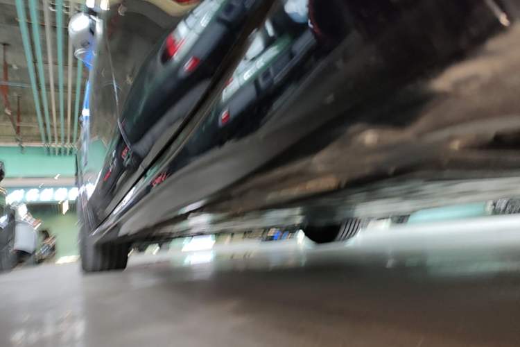 Used Nio ET5T 2025 75 kWh Touring Left Side Sill