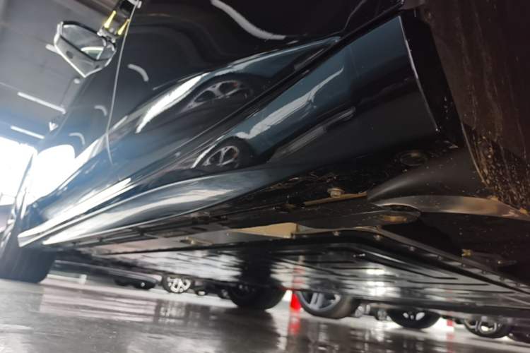 Used Nio ET5T 2025 75 kWh Touring Left Side Sill