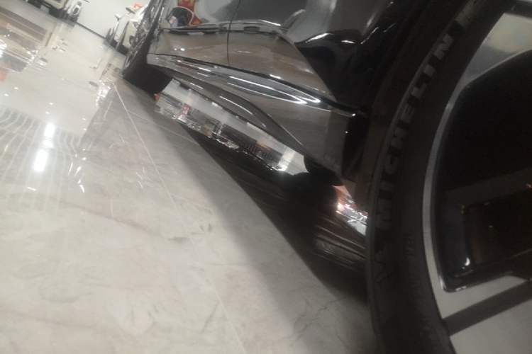 Used Nio ET5T 2025 75 kWh Touring Left Side Sill