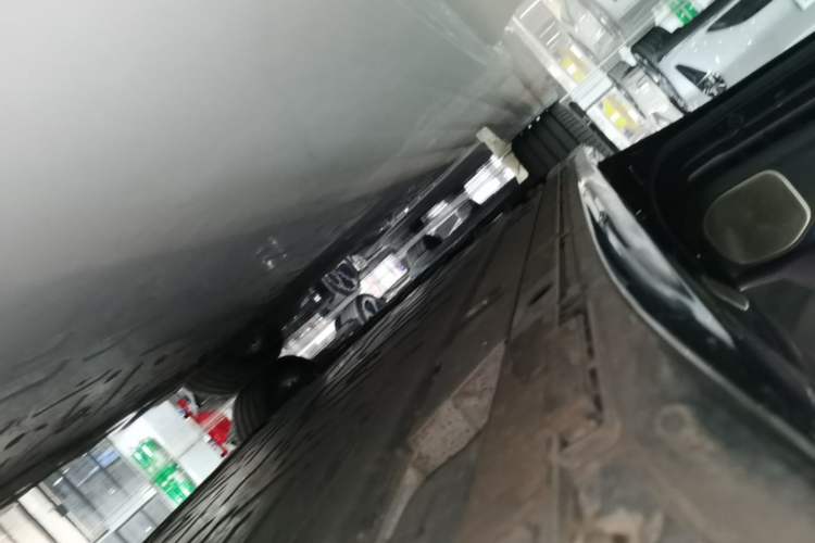 Used Nio ET5T 2025 75 kWh Touring Left Side Sill