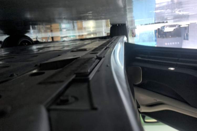 Used Nio ET5T 2025 75 kWh Touring Left Side Sill