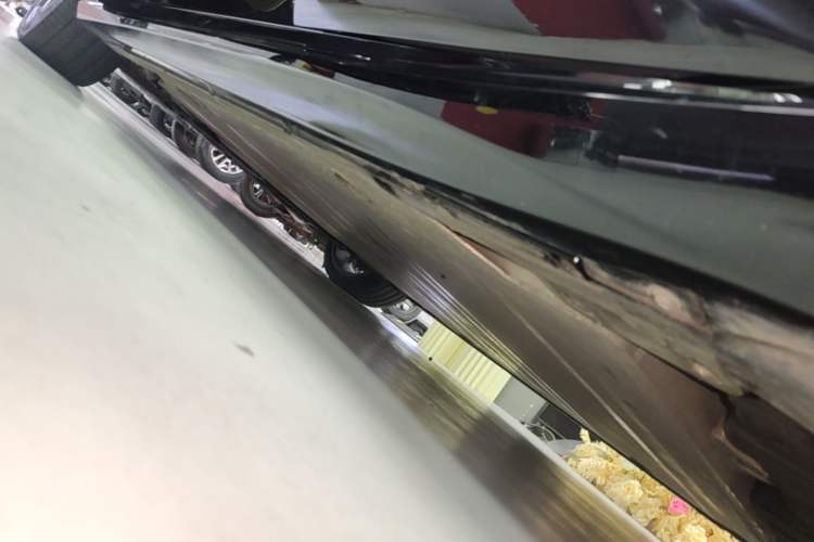 Used Nio ET5T 2025 75 kWh Touring Left Side Sill