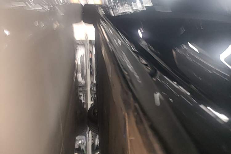 Used Nio ET5T 2025 75 kWh Touring Left Side Sill