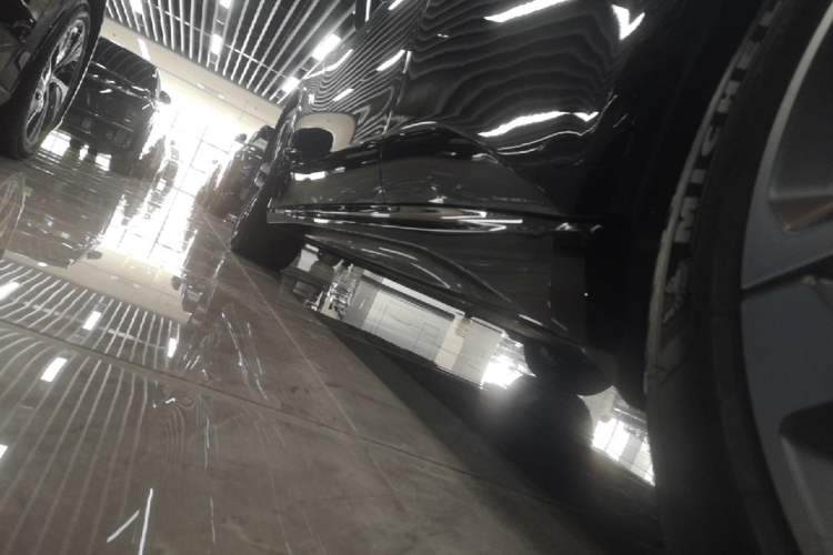 Used Nio ET5T 2025 Model Champion Commemorative Edition, 75kWh Touring Left Side Sill